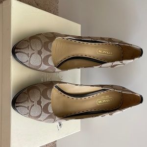 Coach Logo Canvas Heels 6.5M